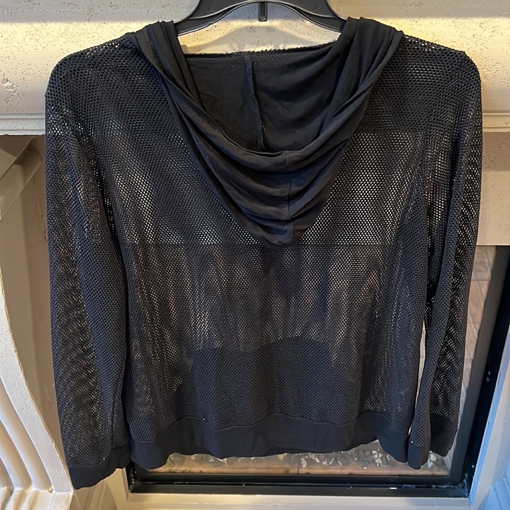 Mesh Pullover - Picture 3 of 3